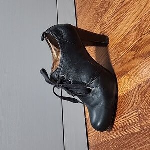 FRYE Miranda Lace Up Booties, sz 8.5